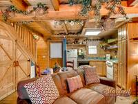 1 bedroom affordable cabin near Dollywood and Splash Country in Pigeon Forge TN